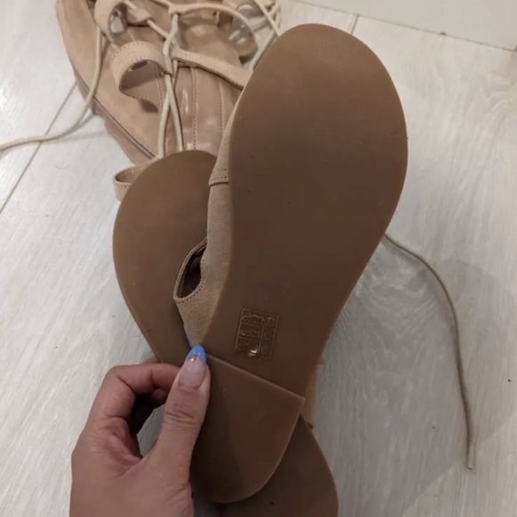 New Aldo Gladiator Sandals - Picture 2 of 3